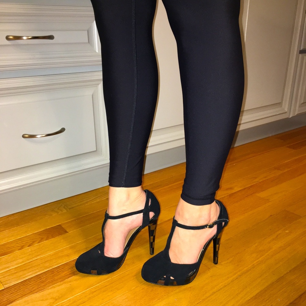 Fredericks of Hollywood sexy high heels black suede leather T strap 6.5 checker